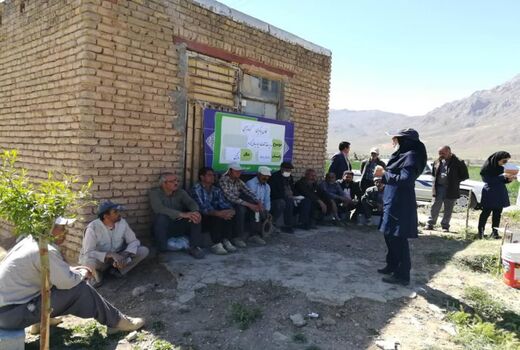 برگزاری کانون یادگیری گندم آبی در دزک شهرستان کیار 