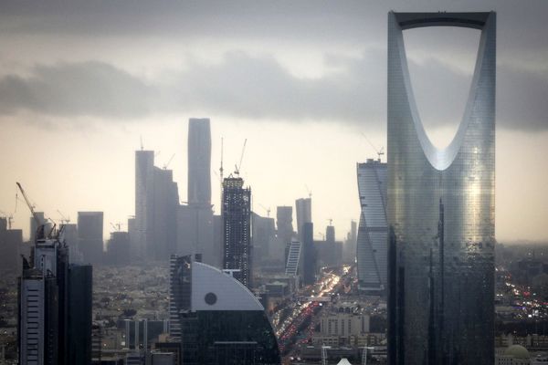 عربستان وام ۱۱ میلیارد دلاری دریافت می‌کند
