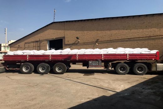 1315 تن کود یارانه ای در بین کشاورزان شهرستانهای پلدشت و پیرانشهر توزیع شد 