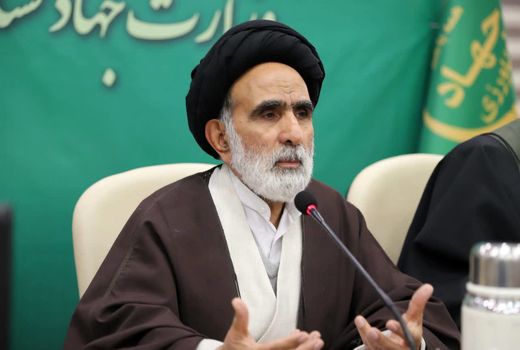 پیروزی انقلاب اسلامی جلوه‌ای روشن از نصرت الهی و اراده ملت ایران است