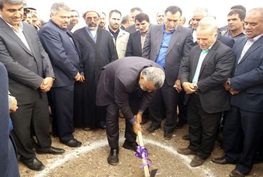 مجتمع گلخانه‌ای شهرستان سرایان کلنگ زنی شد