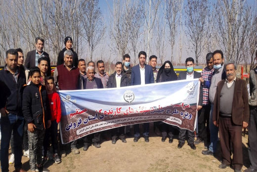 یک دستگاه کارنده کشت مستقیم دیم به کشاورز تاکستانی تحویل شد