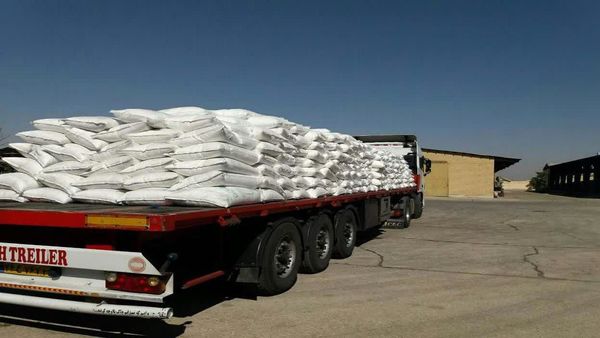 157 تن کود اوره در شهرستان کیار توزیع شد