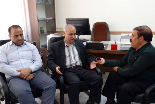 استحصال بیش از 3 هزار کیلوگرم آرتمیا از  استخر 20 هکتاری بندر شرفخانه شهرستان شبستر