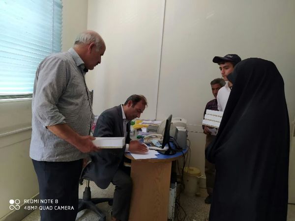 ۱۵ جعبه لارو نوغان یک روزه بین متقاضیان شهرستان سامان توزیع شد