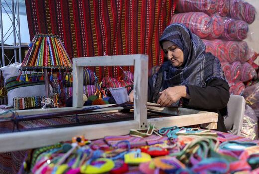معرفی زنان توانمند روستایی باید به تقویت نقش اقتصادی آن‌ها منجر شود