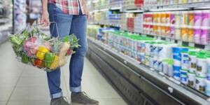 عرضه کالاهای اساسی  در استان تهران حتی بیشتر از قبل شده است