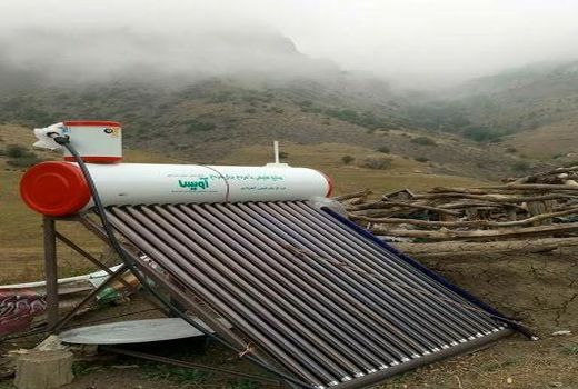 توزیع رایگان 25 دستگاه آبگرمکن خورشیدی وتنور گازی در ییلاق‌های مهدی‌شهر
