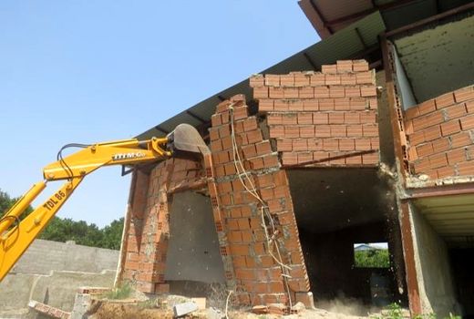 ساخت‌وساز های غیر مجاز  در اراضی کشاورزی تخریب شدند