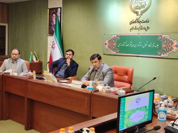 خوداتکایی با افزایش سهم بقایای محصولات زراعی و باغی در جیره غذایی دام و طیور