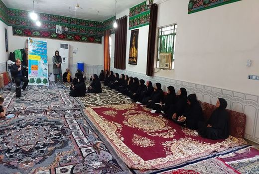 توان افزایی و توسعه اشتغال زنان روستایی و عشایری هندیجان در کاشت درخت