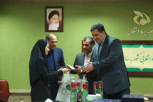 مراسم گرامیداشت روز زن در موسسه جهاد استقلال  