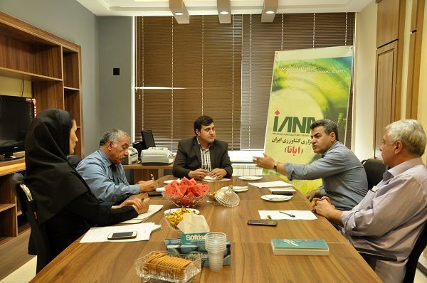 مهاجرت باغ‌ها/ توکلی: در برخی استان‌ها درخت پسته به جای گندم می‌کارند/ عزت‌آبادی: 25 سال آینده مهاجرت عظیم باغ‌های کشور رخ می‌دهد/ علوی: 29 استان از 31 استان در باغ‌ها پسته کاشته‌اند/ قیمت جهانی پسته از 12 دلار به 8.5 دلار سقوط کرد