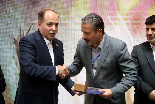 تجلیل وزیر جهاد کشاورزی از مدیران نمونه آذربایجان شرقی در آیین آغاز سال زراعی جدید