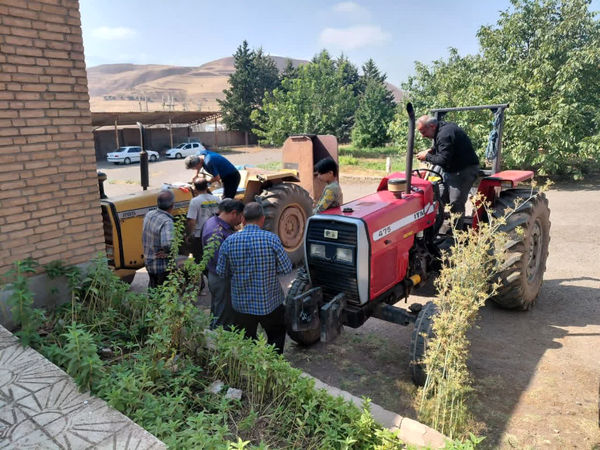 آغاز نصب GPS بر روی تراکتورها در الموت شرقی با هدف کنترل و نظارت