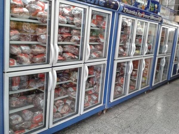 عرضه گوشت قرمز منجمد تنظیم بازاری در استان قزوین آغاز شد