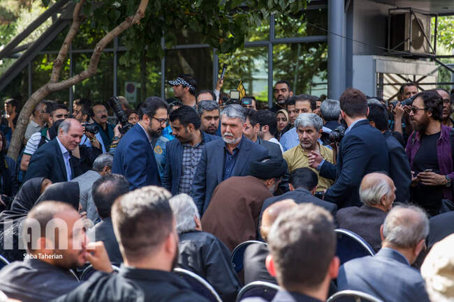 مراسم تشییع پیکر عزت‌الله انتظامی
