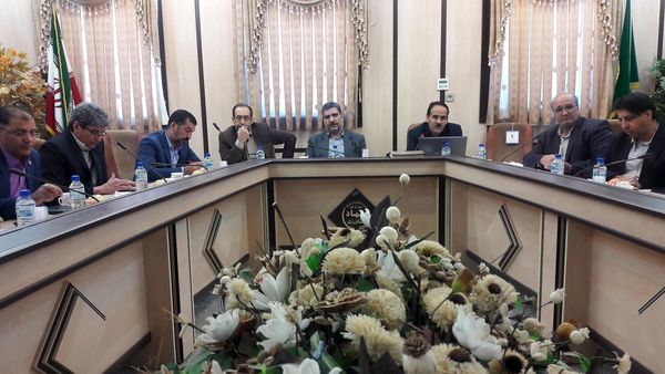 مسائل و مشکلات گلخانه‌های استان یزد بررسی شد