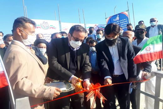 اسکله شناور قایق های صیادی بندر دیر با حضور مسئولان کشوری و استانی  افتتاح شد