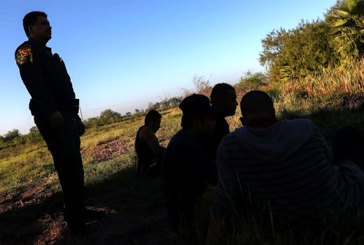 عبور غیرقانونی از مرز آمریکا و مکزیک
