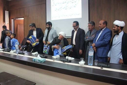 توزیع هدایای کمک آموزشی توسط جهاد کشاورزی شهرستان فهرج
