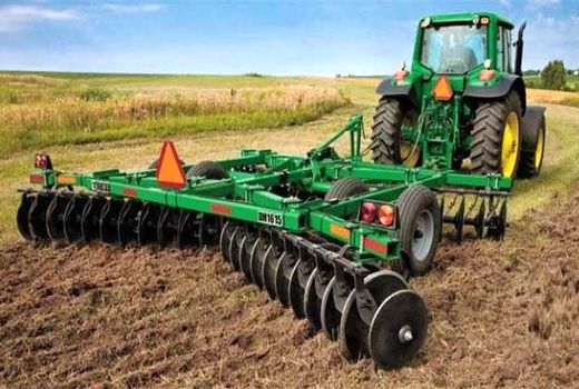 واردات ماشین‌آلات کشاورزی صرفه اقتصادی ندارد