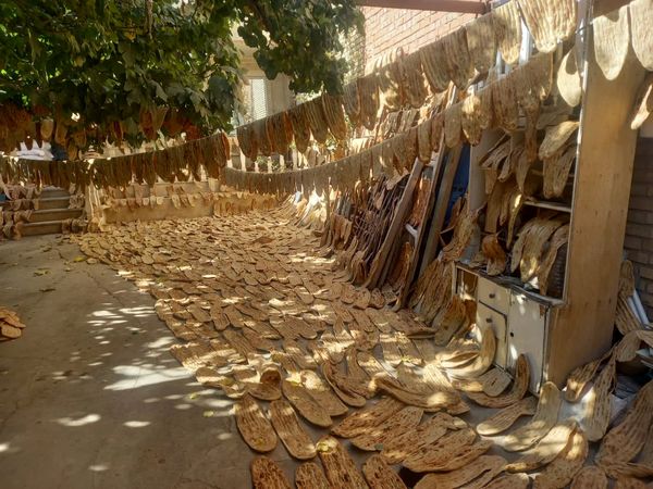 در راستای طرح نظارت بر نانوایی ها؛ توزیع خارج از شبکه ۵ هزار نان بربری در بجنورد کشف شد