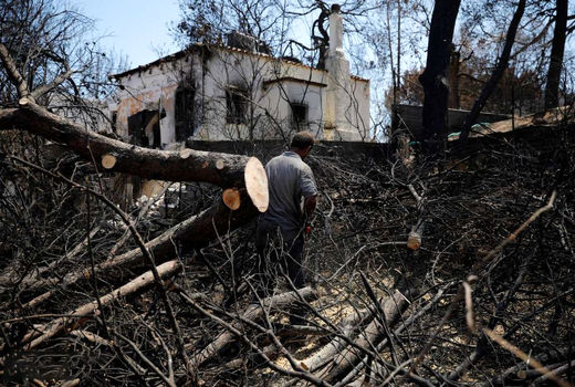 خسارات گسترده آتش‌سوزی یونان‎ 