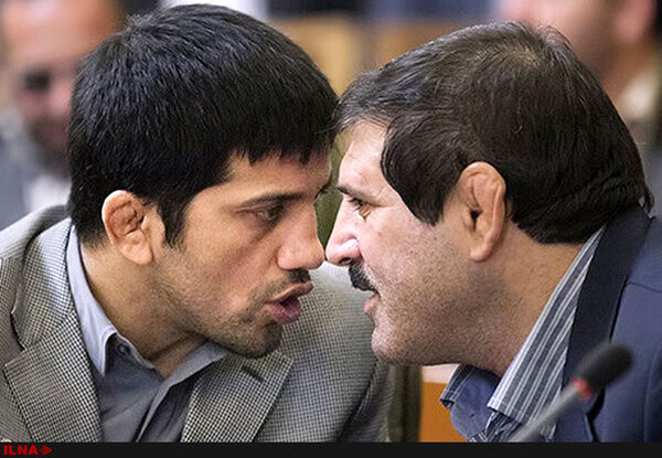 روایتی از درگیری فیزیکی دو عضو شورای شهر تهران/ طنین الفاظ رکیک در صحن شورا