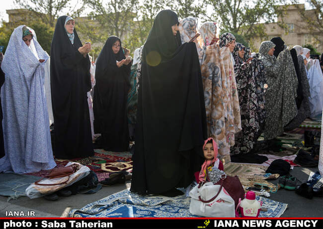 اقامه نماز عید فطر در دهکده المپیک