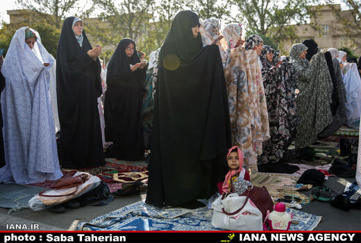 اقامه نماز عید فطر در دهکده المپیک