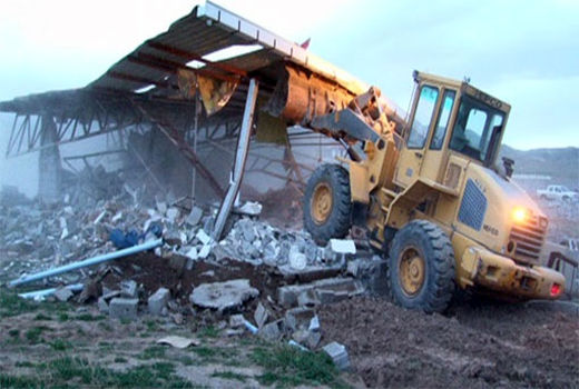 اجرای 18 فقره حکم قلع و قمع بناهای غیر مجاز واقع در اراضی کشاورزی شهرستان هریس 