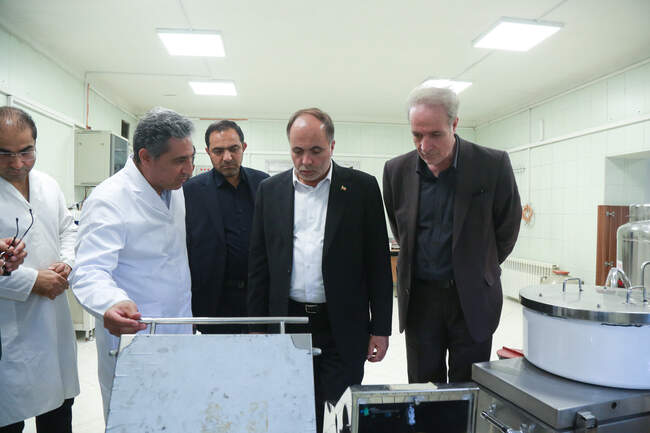  بازدید وزیر جهاد کشاورزی از نخستین مرکز تخصصی تولید و انتقال جنین از گاوهای نژاد ممتاز کشور 