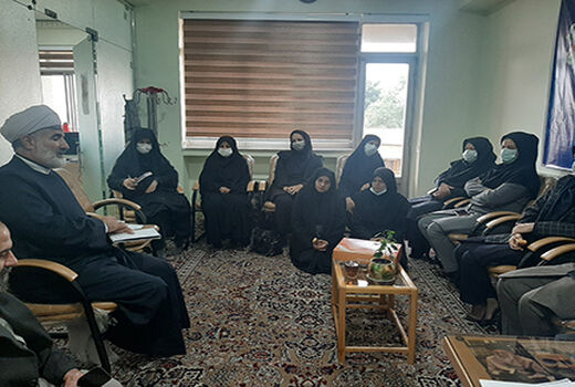 بانوان در مسائل مختلف اجتماعی نگاه آینده پژوهی داشته باشند