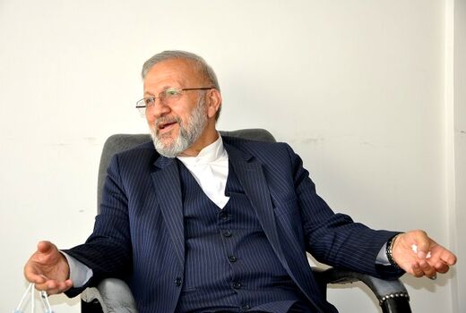 چین زندانیان را برای کاشت تنباکو به زیمبابوه می‌بُرد و در قبال تولید می‌بخشید/ ما چهره رنجور آفریقایی‌ها را می‌‌دیدیم؛ اروپایی‌ها الماس و معادن آنها را!