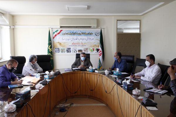 بررسی مشکلات زیربخش شیلات و امور آبزیان آذربایجان غربی