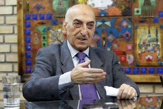 نباید از برجام خارج شویم