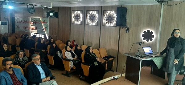 آشنایی عشایر بهبهان با  پرورش مرغ بومی