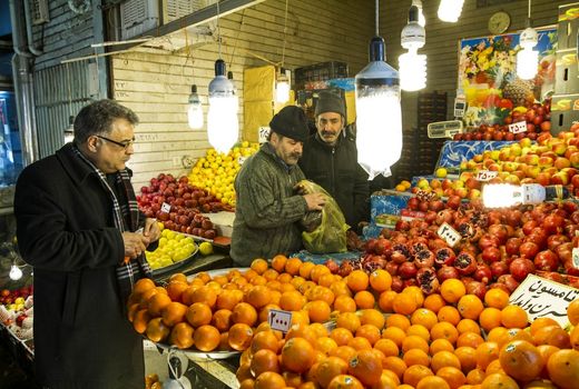 افزایش قیمت نهاده‌ها با وجود دو ردیف دلال در بازار