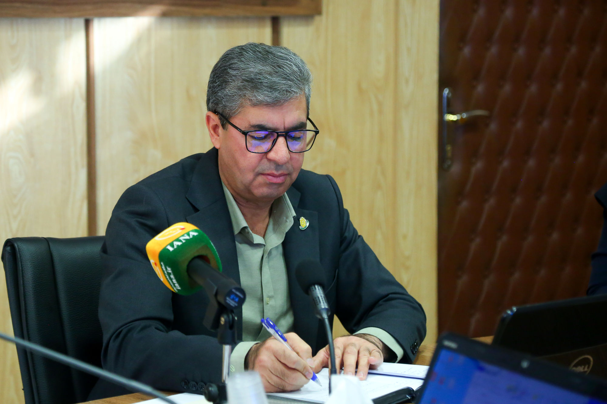  مراسم تقدیر از برگزیدگان مسابقه فیلم کوتاه کانال (پنل دانش تات) 