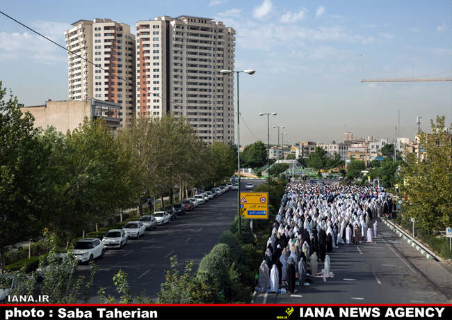 اقامه نماز عید فطر در دهکده المپیک
