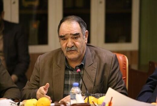ایجاد بازار و تشکل فراگیر برای فروش محصولات کشاورزی در بازار داخلی و خارجی