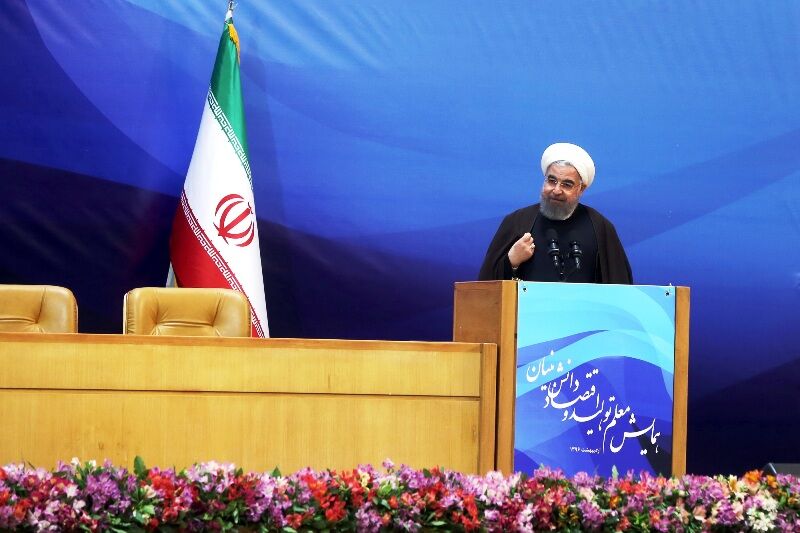 رئیس جمهوری: خودکفایی کشور در تولید گندم عزتمندانه است، نه واردات سالانه 6 میلیون تن/ بهبود معیشت و افزایش 17 برابری درآمد کشاورزان گندمکار نسبت به سال 92