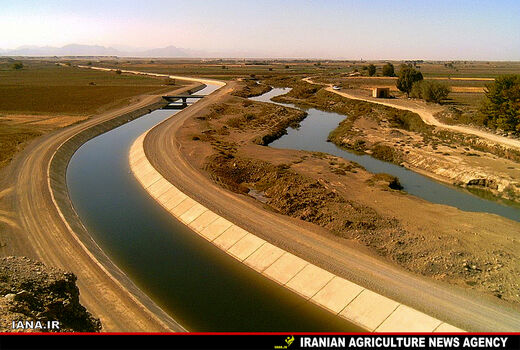 کانال‌های انتقال آب رودشت در اصفهان 