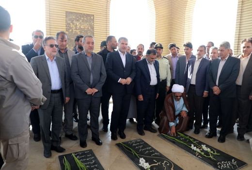 وزیر جهاد کشاورزی به مقام شامخ شهدای گمنام کلاته‌رودبار ادای احترام کرد