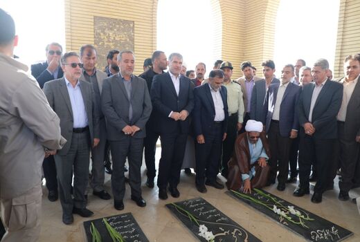 وزیر جهاد کشاورزی به مقام شامخ شهدای گمنام کلاته‌رودبار ادای احترام کرد