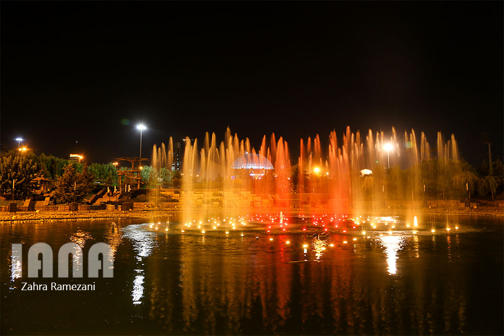  آبنمای موزیکال در شب عید غدیر