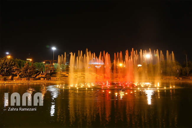  آبنمای موزیکال در شب عید غدیر