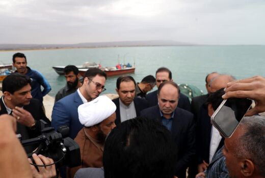 بازدید وزیر جهاد کشاورزی از پرورش میگو دلوار بوشهر