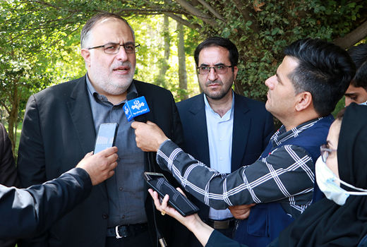 بازدیداستاندار قزوین از یک واحد تولیدی مرغ تخمگذار در شهرستان آبیک